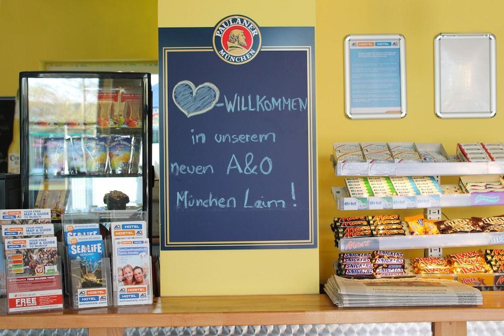 A&O Munchen Laim Hotel Exterior foto